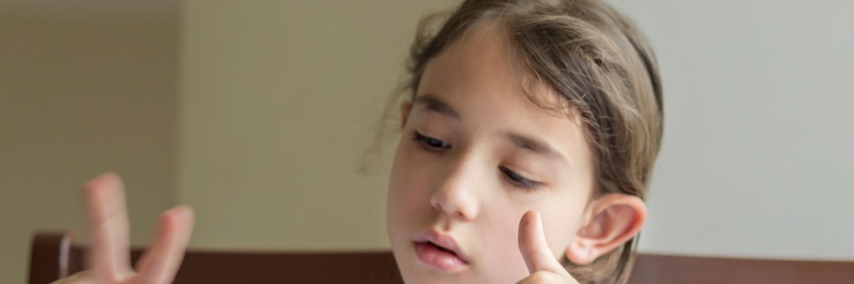 Brabantia counting on her fingers